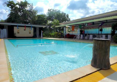 Thanasiri Hotel And Resort