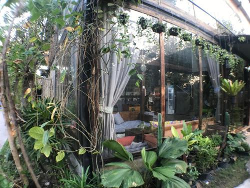 Hotel Laan Rab Lom Home & Cafe'