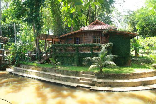 Hotel Papa's Garden