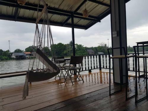 Baan Rim Nam River Side Bnb&hostel