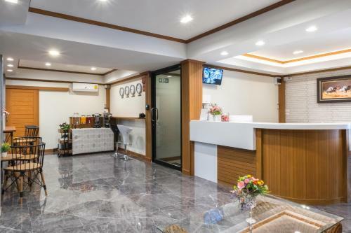 Suthep Home & Hostel