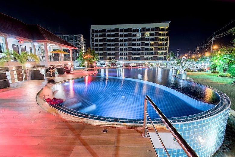 The Cotai Luxury Design Hotel