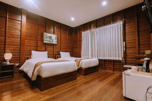 Hotel Chuchaiburi Sri Amphawa
