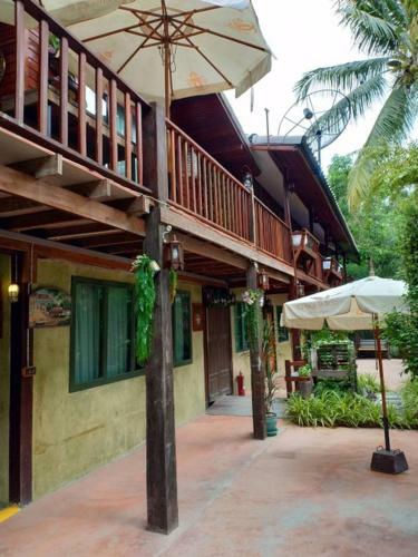 Hotel Chuchaiburi Sri Amphawa