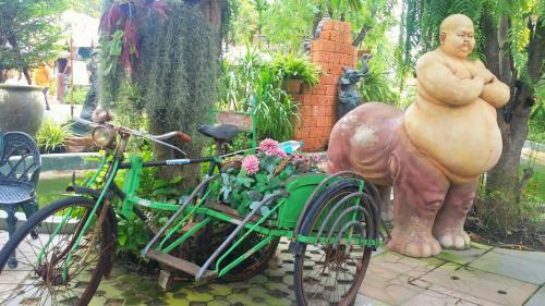 Hotel Chuchaiburi Sri Amphawa
