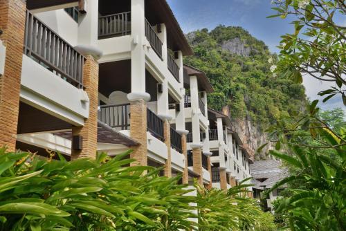 Hotel Bhu Nga Thani Resort & Spa