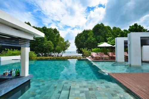 Hotel Bhu Nga Thani Resort & Spa
