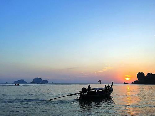 Hotel Tonsai Bay Resort