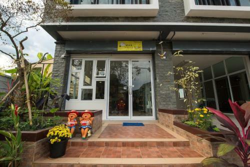 Bees Smile Hotel