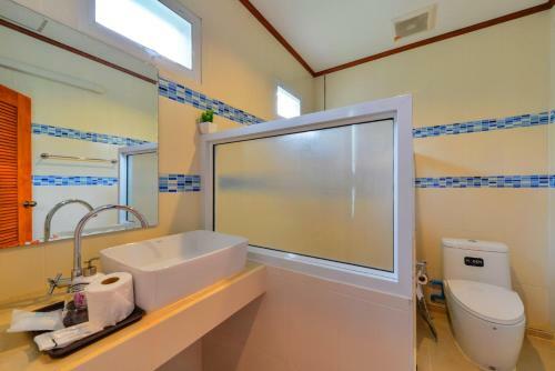 Hotel Theerama Cottage