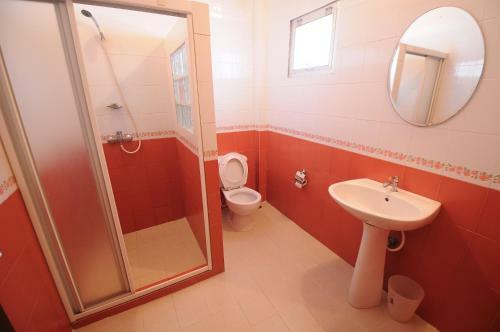 Hostal Paradise Inn And Dining