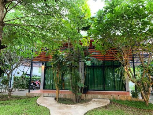 Hotel Baan Suan Leelawadee Resort Nan