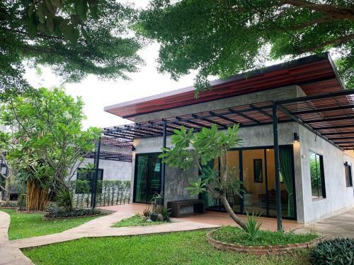 Hotel Baan Suan Leelawadee Resort Nan
