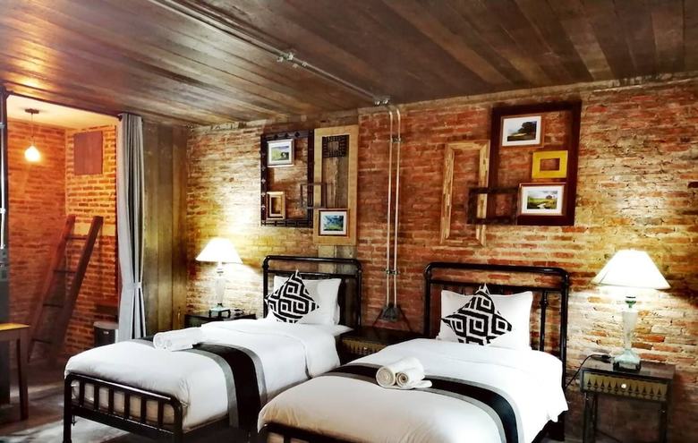 Px122 Dbest Hotel