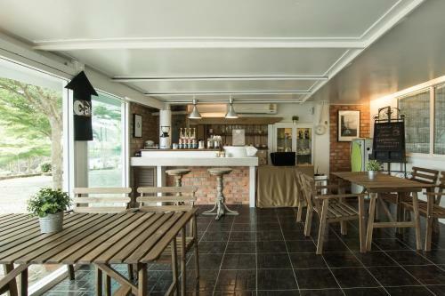 Hotel The Natural Garden Resort