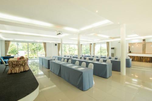Hotel The Natural Garden Resort