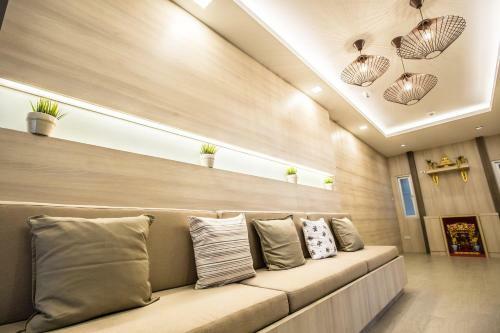 Aparthotel Central Place Serviced Apartment Angsila
