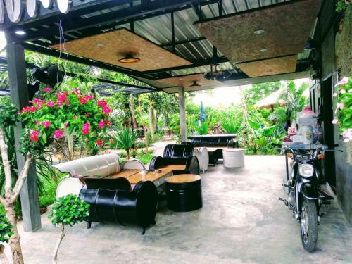 Hotel Chomnok Chommai Resort