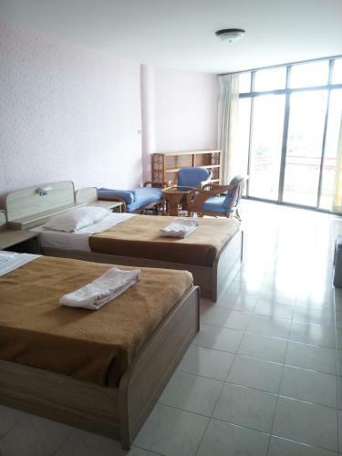 Hotel Cha-am Royal Beach