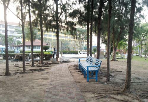 Hotel Cha-am Royal Beach