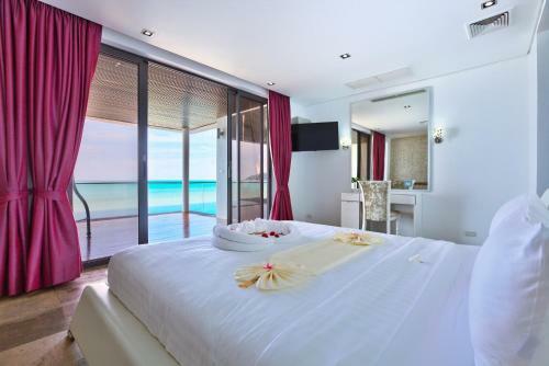 Villa U - Beachfront Haven