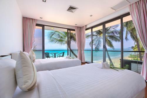 Villa U - Beachfront Haven