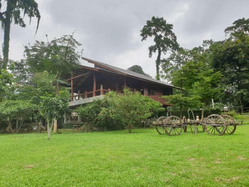 Hotel Chiang Dao Hut Resort