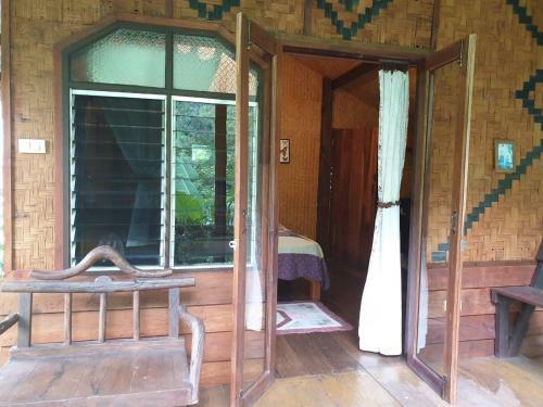 Hotel Chiang Dao Hut Resort