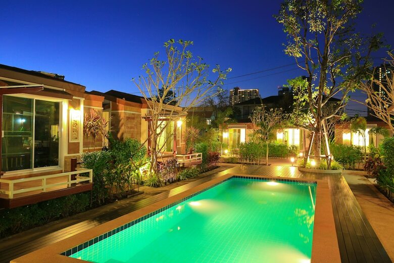 Hostal Resort M Bangkok - Bts Onnut