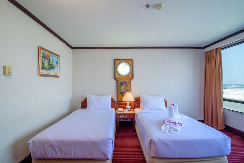 Alexander Hotel