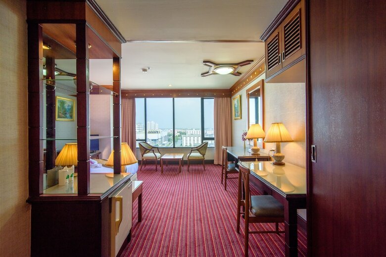 Alexander Hotel