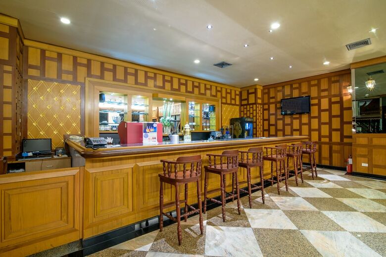 Alexander Hotel