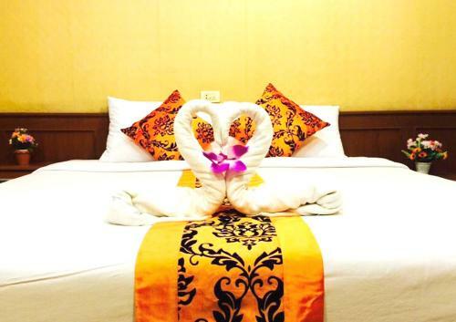 Hotel Navanakorn Golden View