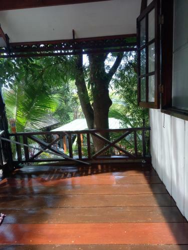 Hotel Comon Bungalow Haadchaophao