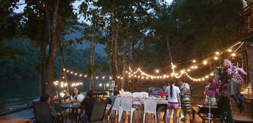 Hotel Suan Ruen Rom View Raft