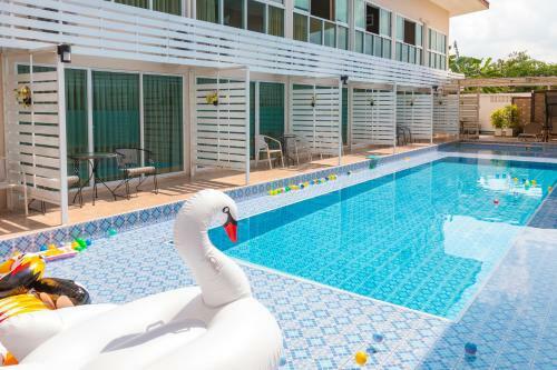 Hotel Villa Pool Lay