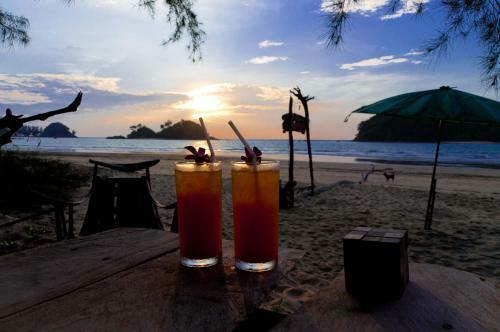 Hostal Tawan Bar And Bungalow