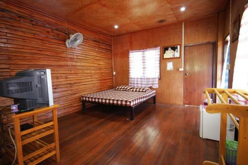 Hostal Chatfah Resort