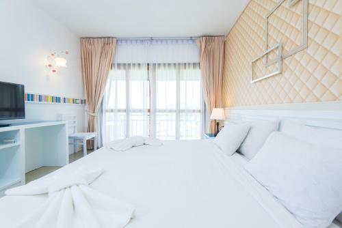 Hotel Baan Talay See Cream Resort