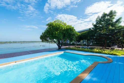 Hotel Baan Talay See Cream Resort