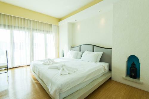 Hotel Baan Talay See Cream Resort