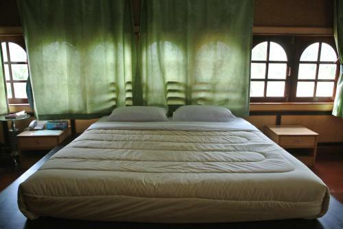 Hotel Siam River Resort