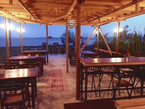 Hotel Oiki Beachcamp