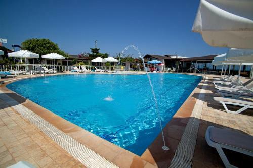 Hotel Grand Ada Otel