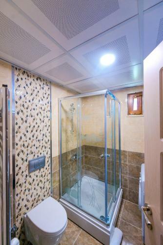 12 Rooms Hotel