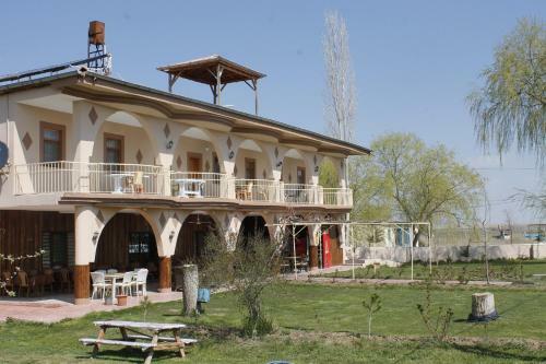 Hostal Sultan Pansion Bird Paradise