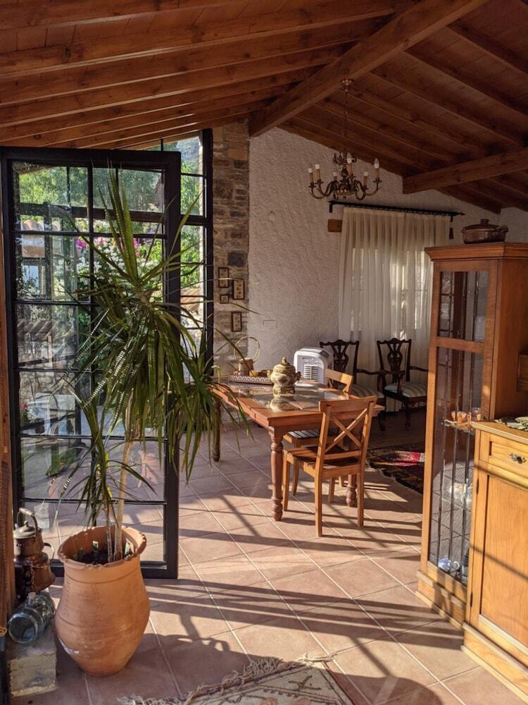 Hostal Bahab Guest House