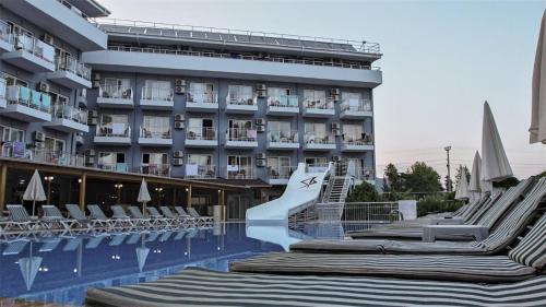 Monna Roza Beach Hotel