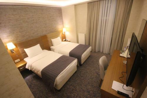 Garden Zara Hotel