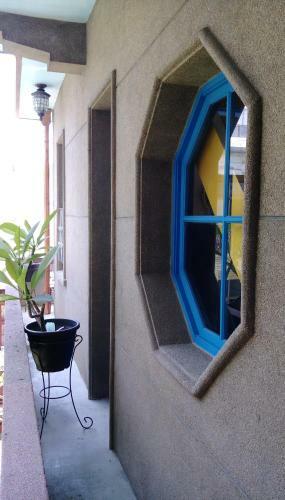 Chikan West House